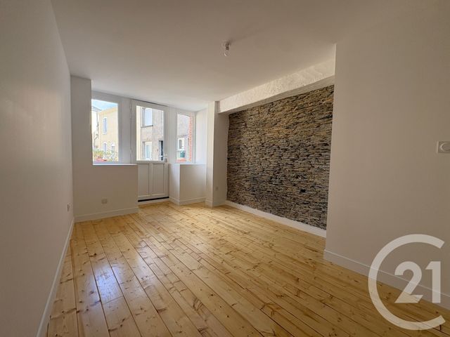 Maison &agrave; louer - 3 pi&egrave;ces - 80 m2 - Segre En Anjou Bleu - 49 - PAYS-DE-LOIRE